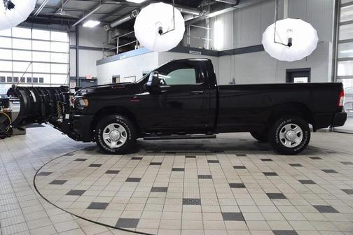 2024 RAM 3500 Tradesman Regular Cab 4x4 8' Box
