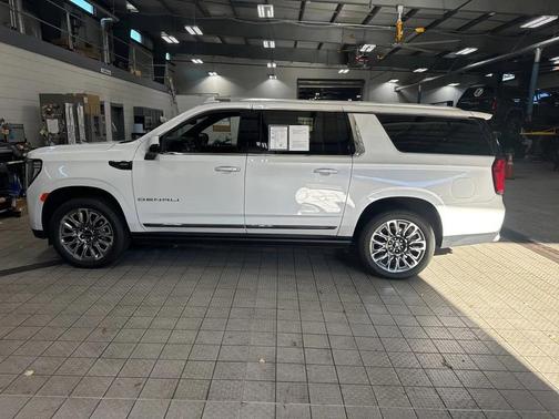 2023 GMC Yukon XL Denali Ultimate