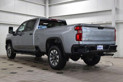 Sterling Gray Metallic 2026 Chevrolet Silverado 2500 Custom