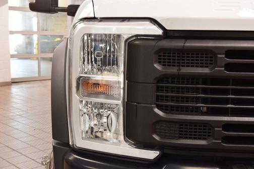 Oxford White 2024 Ford F-450 XL