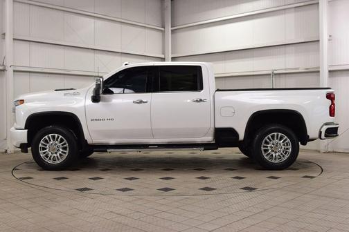 Iridescent Pearl Tricoat 2023 Chevrolet Silverado 2500 High Country