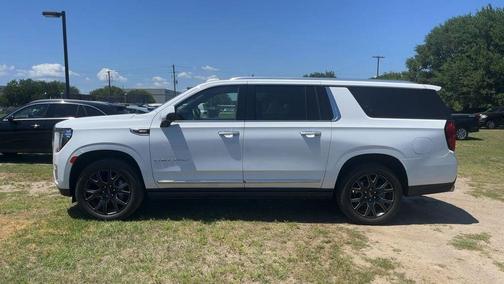 Summit White 2024 GMC Yukon XL Denali