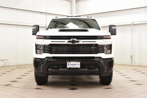 Summit White 2026 Chevrolet Silverado 2500 Custom