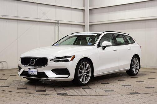 2020 Volvo V60 T5 Momentum
