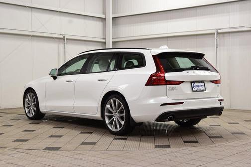 2020 Volvo V60 T5 Momentum