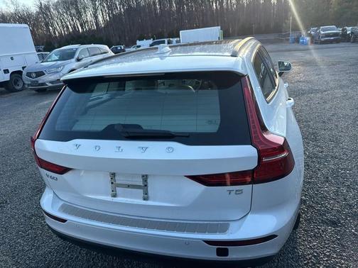 2020 Volvo V60 T5 Momentum