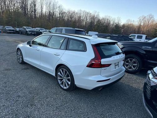 2020 Volvo V60 T5 Momentum