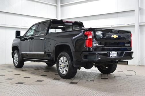 Black 2024 Chevrolet Silverado 2500 High Country