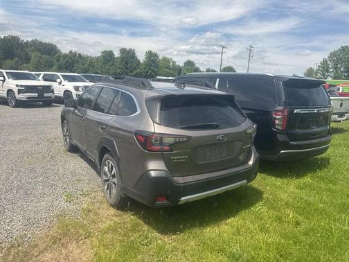 Brilliant Bronze Metallic 2023 Subaru Outback Limited