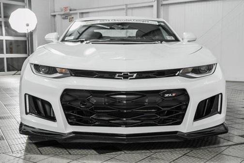 Photo 2 of 45 of 2019 Chevrolet Camaro ZL1