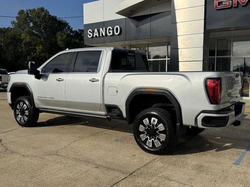 2023 GMC Sierra 2500 Denali