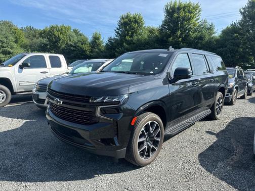 2023 Chevrolet Suburban RST