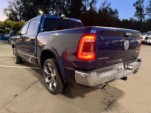 Patriot Blue Pearlcoat 2021 RAM 1500 Limited