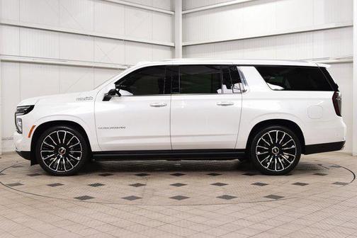 2025 Chevrolet Suburban 4WD High Country