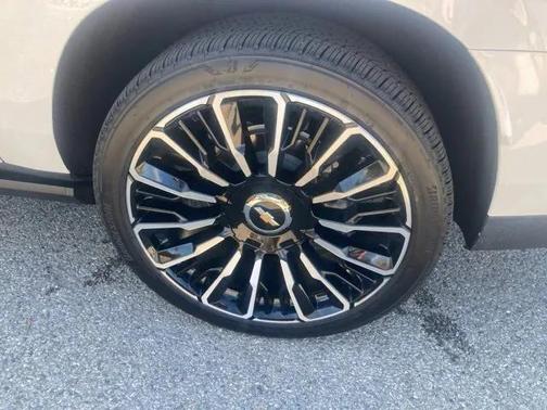 2025 Chevrolet Suburban 4WD High Country