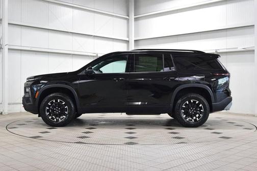 Mosaic Black Metallic 2026 Chevrolet Traverse AWD Z71
