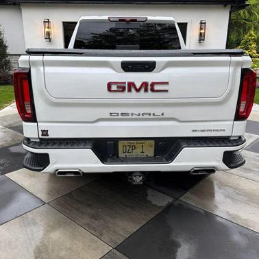 White Frost Tricoat 2023 GMC Sierra 1500 Denali