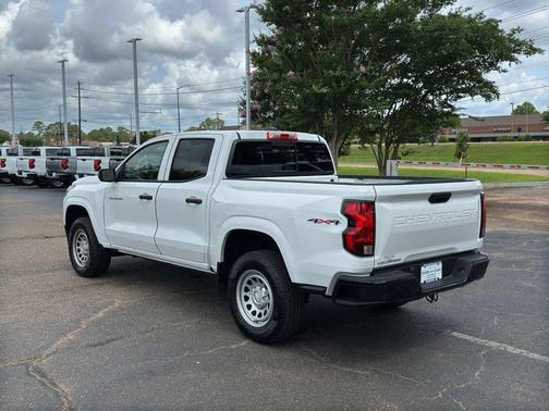 Summit White 2026 Chevrolet Colorado WT
