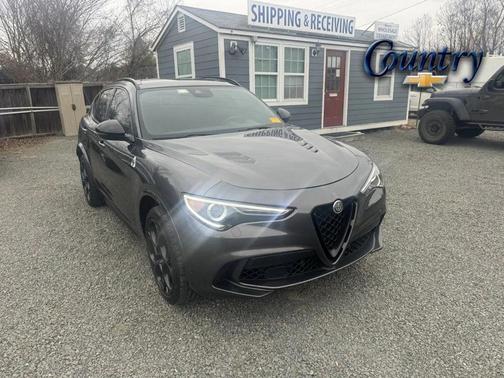 2023 Alfa Romeo Stelvio Quadrifoglio