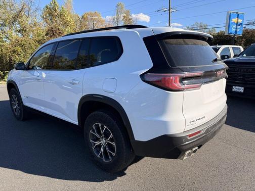 2026 GMC Acadia AT4 AWD