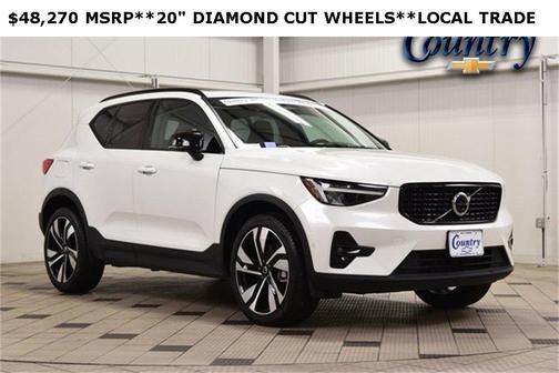 2025 Volvo XC40 B5 Plus Dark Theme