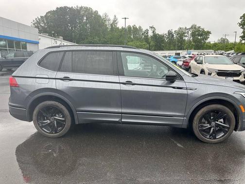 Platinum Gray Metallic 2023 Volkswagen Tiguan 2.0T SE R-Line Black 4MOTION