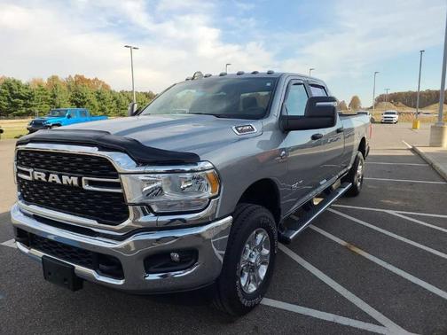 2023 RAM 3500 Big Horn Crew Cab 4x4 8' Box