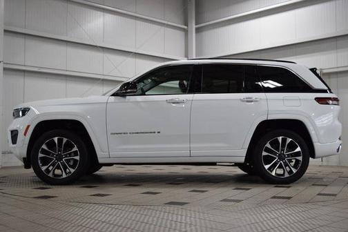 2022 Jeep Grand Cherokee Overland