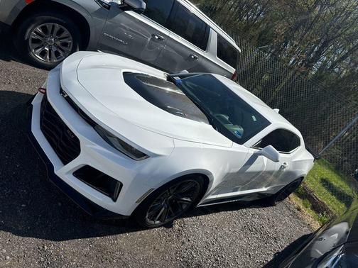 Summit White 2018 Chevrolet Camaro ZL1