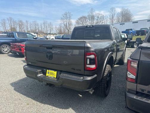 Granite Crystal Metallic Clearcoat 2024 RAM 3500 Limited Crew Cab 4x4 6'4' Box