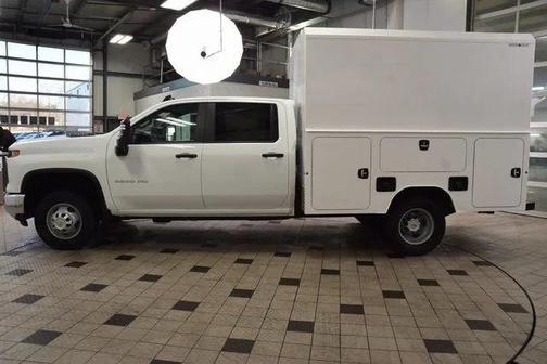 Summit White 2026 Chevrolet Silverado 3500 WT