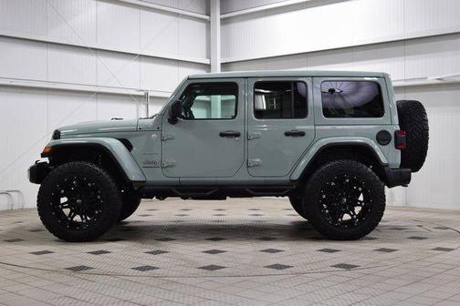 2024 Jeep Wrangler 4-Door Sahara 4x4