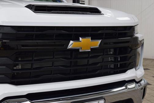 Summit White 2026 Chevrolet Silverado 3500 WT