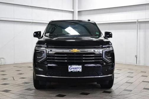 2025 Chevrolet Suburban LT