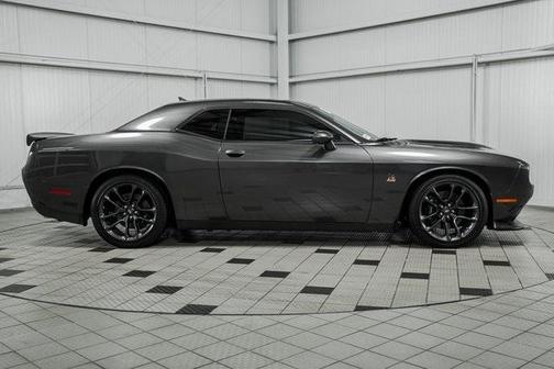 Photo 4 of 43 of 2020 Dodge Challenger R/T Scat Pack