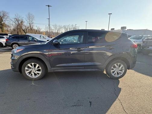 2021 Hyundai TUCSON SE