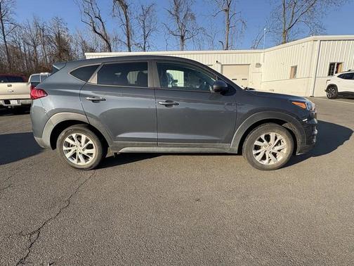 2021 Hyundai TUCSON SE