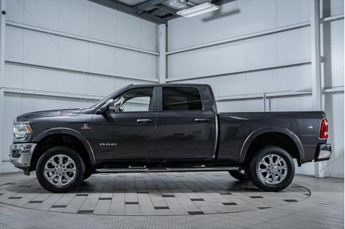 2022 RAM 3500 Laramie Crew Cab 4x4 6'4' Box