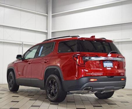 2022 GMC Acadia AWD AT4