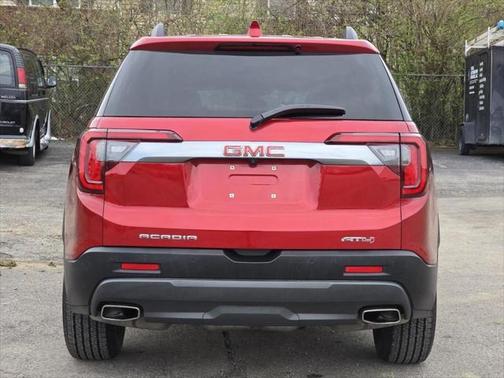 2022 GMC Acadia AWD AT4