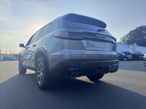 2024 GMC Acadia AWD AT4