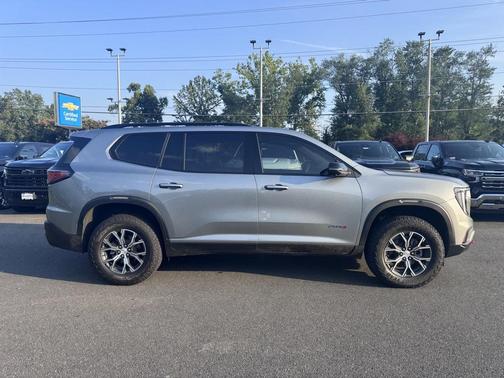 2024 GMC Acadia AWD AT4