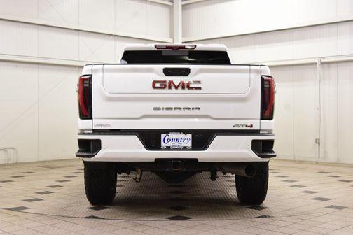2024 GMC Sierra 2500 AT4