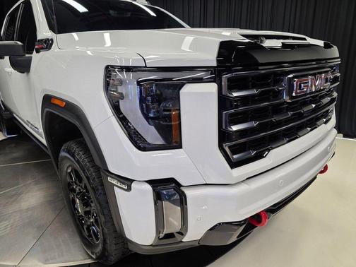 2024 GMC Sierra 2500 AT4