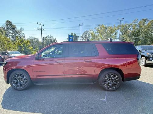 2025 Chevrolet Suburban RST