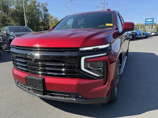 2025 Chevrolet Suburban RST