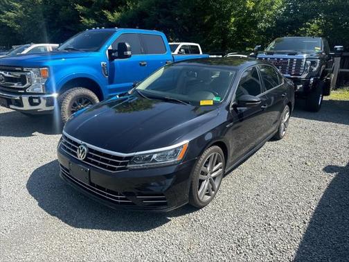 2018 Volkswagen Passat 2.0T R-Line
