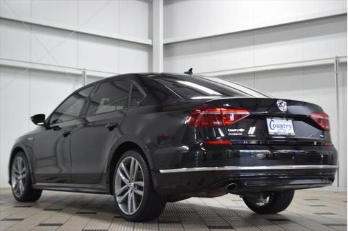 2018 Volkswagen Passat 2.0T R-Line