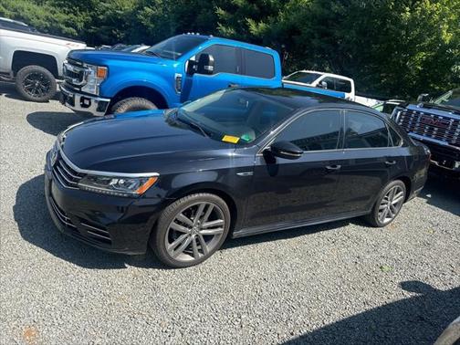 2018 Volkswagen Passat 2.0T R-Line