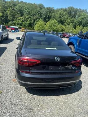 2018 Volkswagen Passat 2.0T R-Line